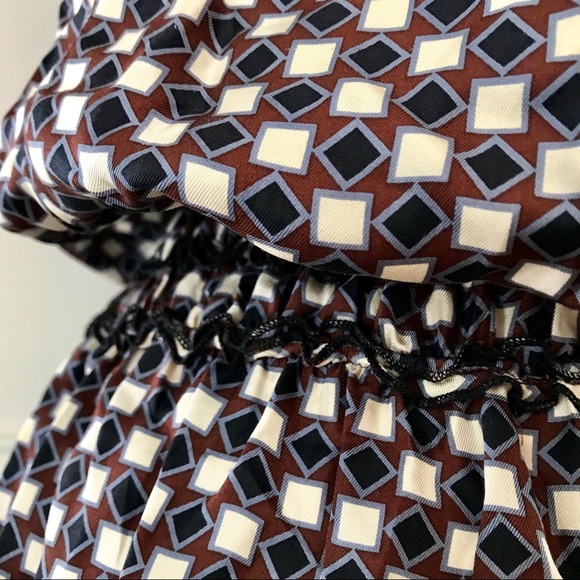 BCBG MaxAzria Geometric Print Silk Dress w/Sash T5 - Picture 6 of 8